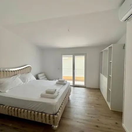 Seaside 2br *