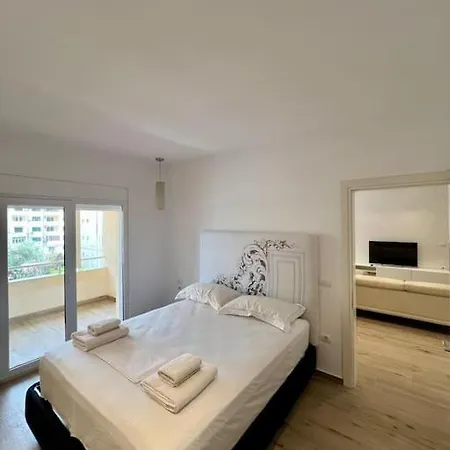 Seaside 2br Durres