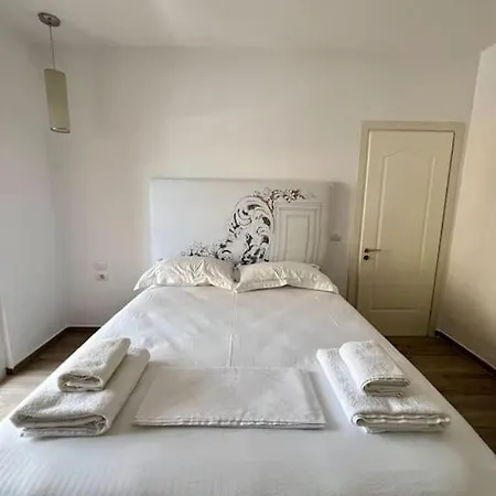 Seaside 2br Apartment Durres